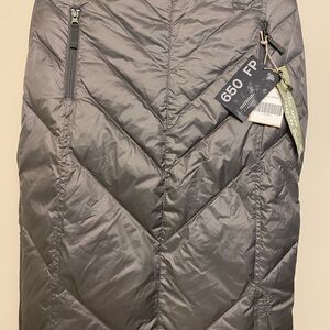Gray Quilted Skirt with Zipper Details